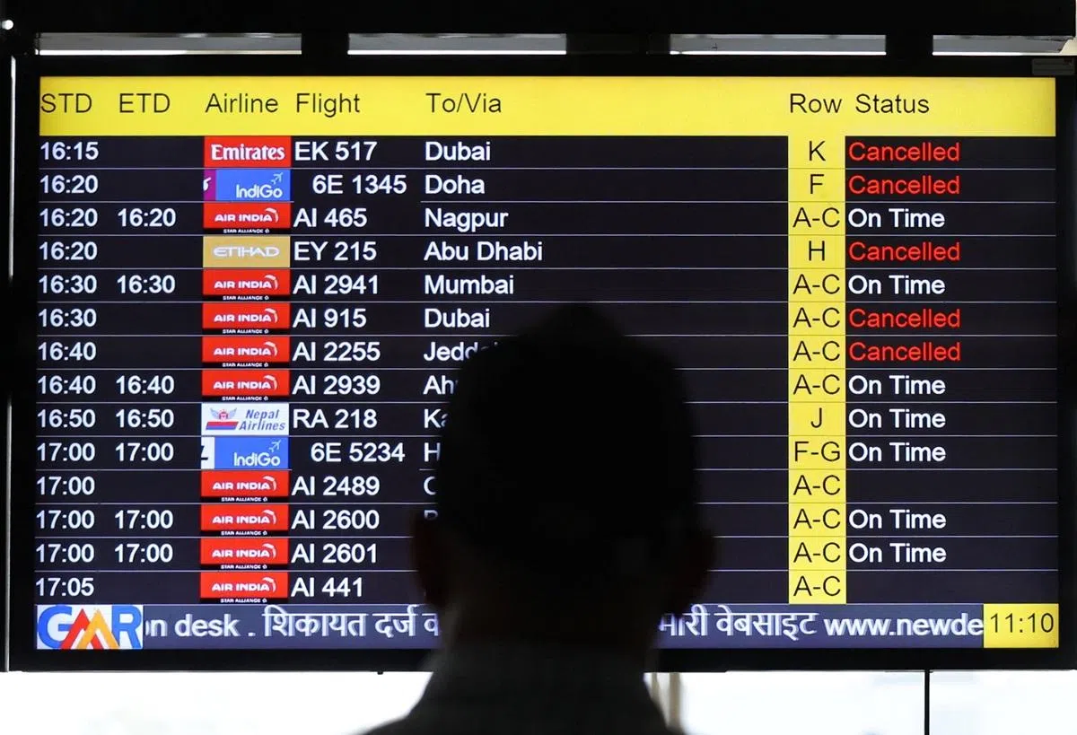 不少飞往中东的航线被迫取消。