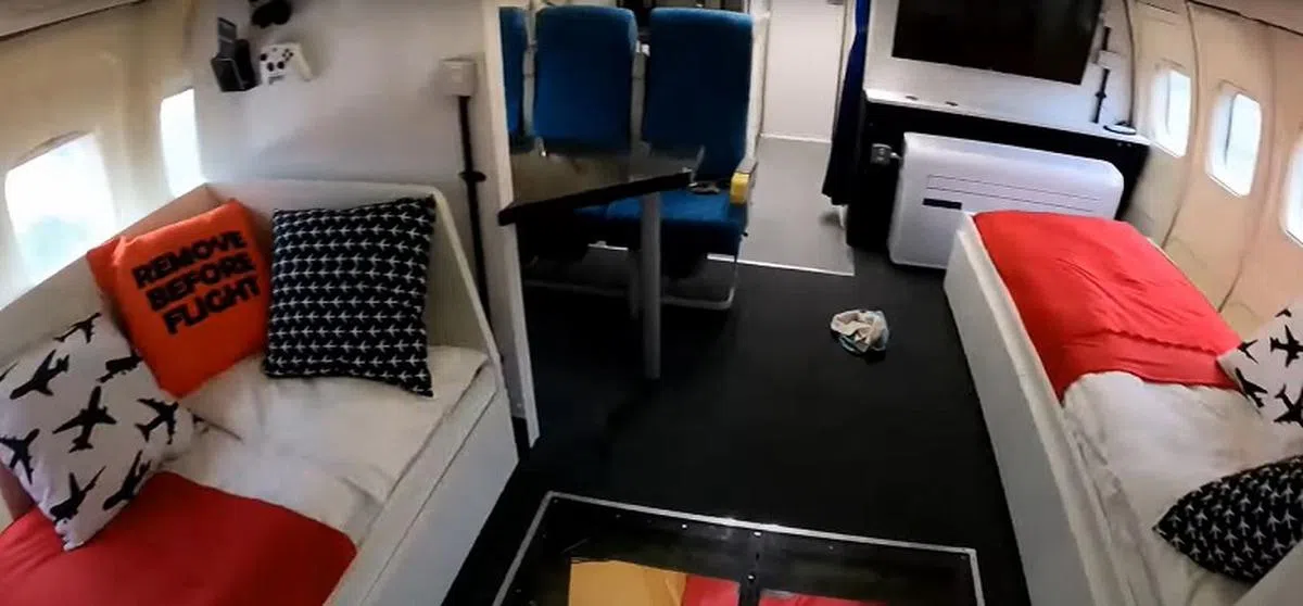 民宿费用料一晚近250新元。（视频截图）