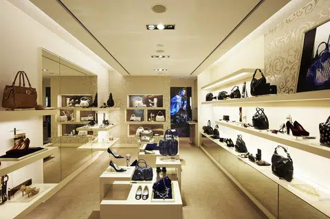 如果告诉你这家配饰店的产品全出自新加坡品牌，你相信吗？图为Raoul的百利宫专卖店，摄于2007年。（Raoul提供）