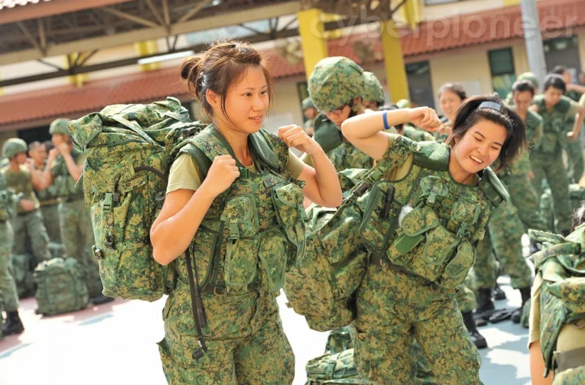 近日一个让女性服役以提高生育率的观点在网上引起热烈讨论。（国防部）