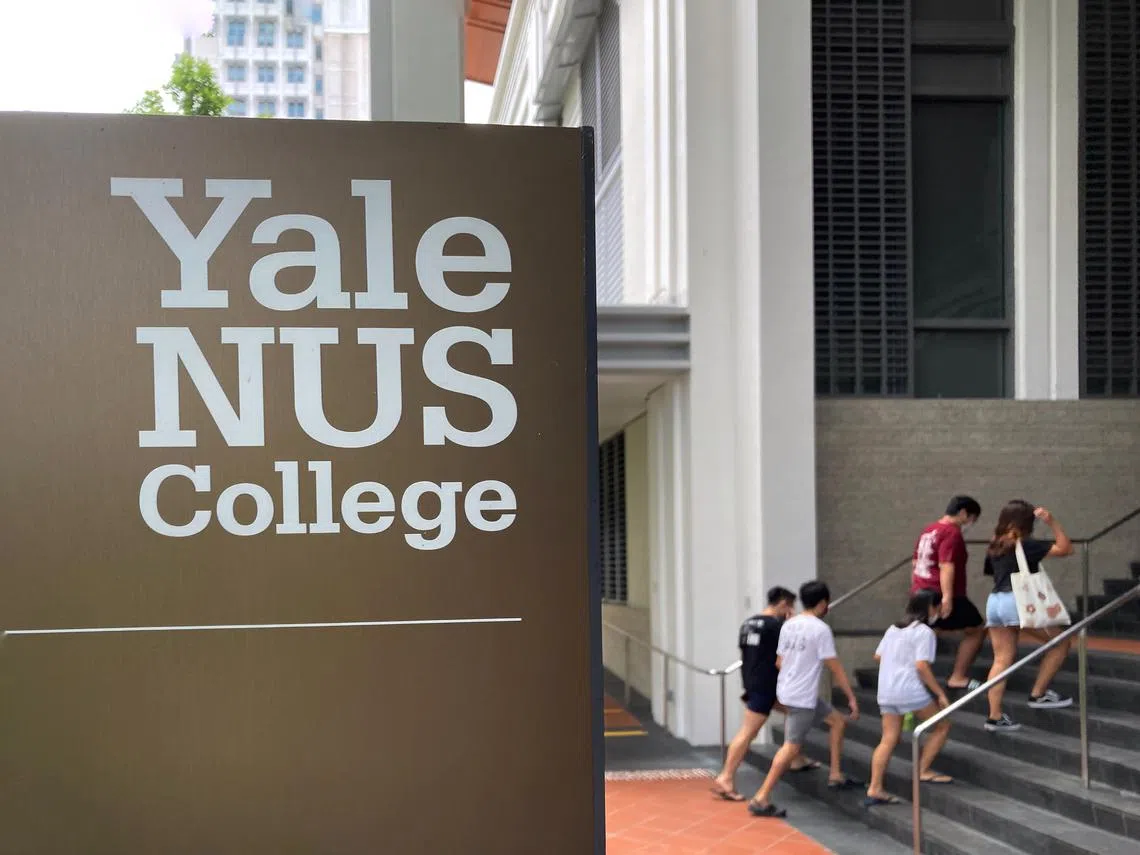 耶鲁—国大停办风波持续延烧。（联合早报） 