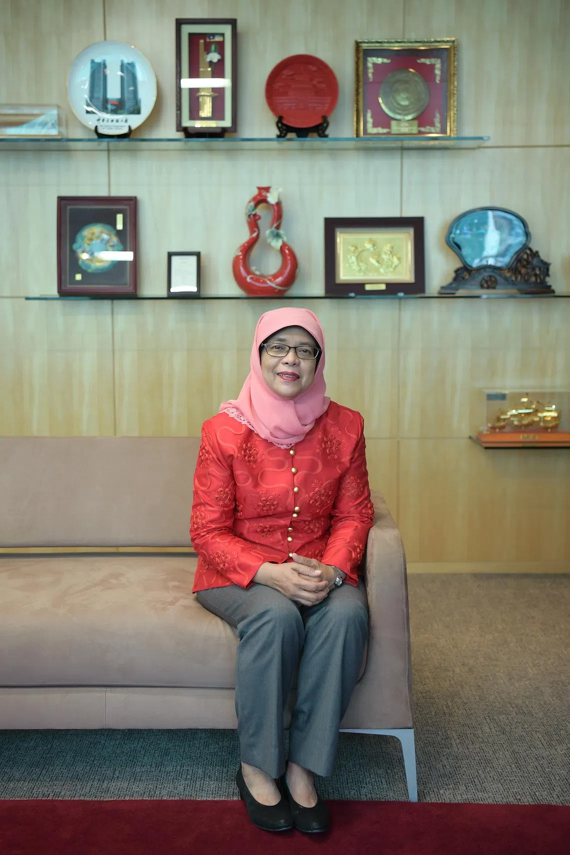 坊间盛传，名望最高的前国会议长哈莉玛（Halimah Yacob）有可能自动当选总统。（海峡时报）