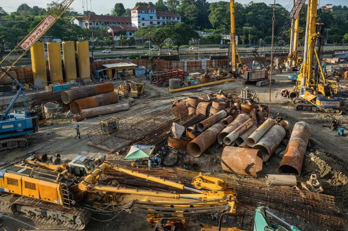  马来西亚不少建筑工地已于5月4日复工。（法新社） 