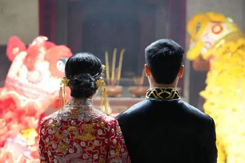 是两头婚，还是两头发昏？（互联网）