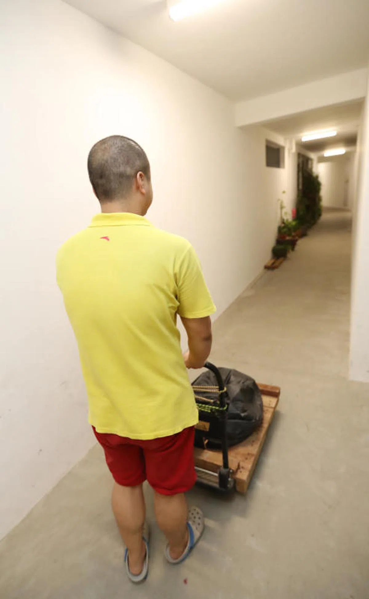  男屋主。（联合晚报） 