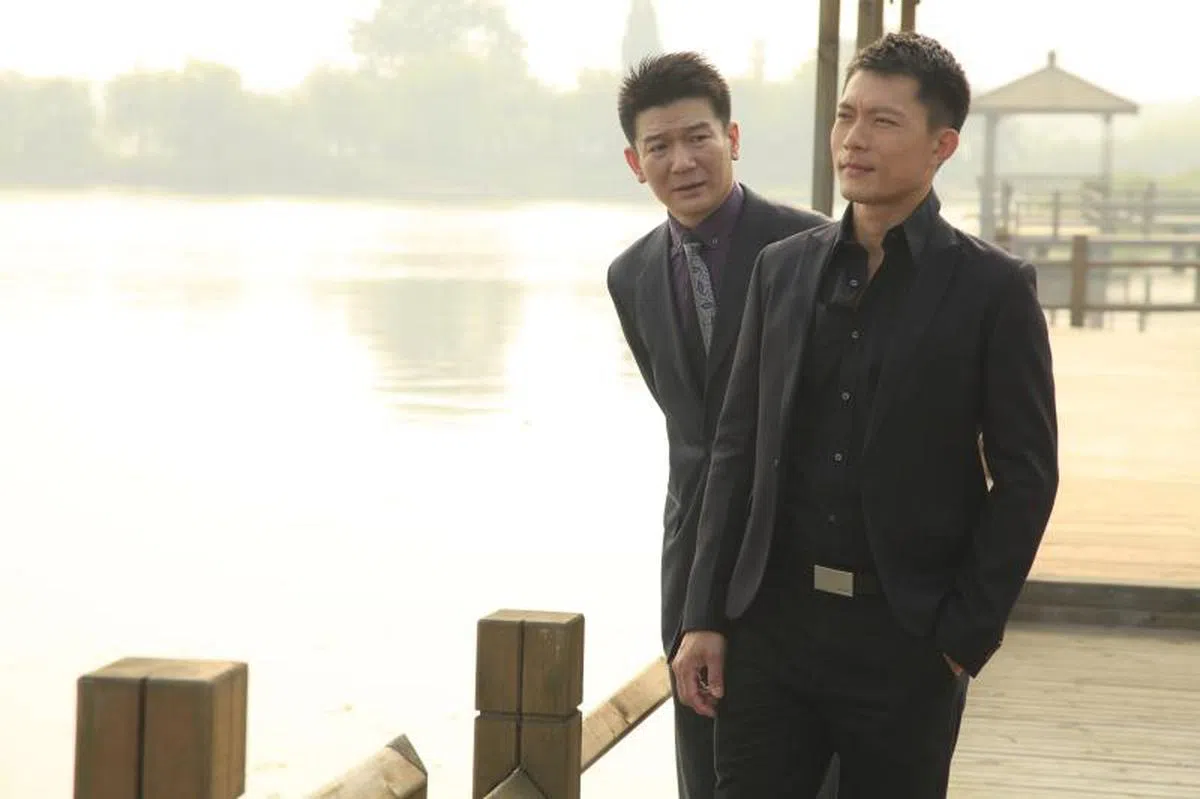 沈倾掞（右）曾前往中国发展演艺事业。（沈倾掞）