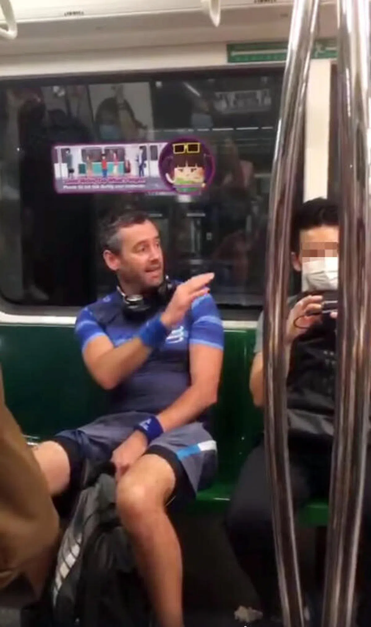  葛林·本杰明早前搭地铁不戴口罩，还让身边的乘客别戴。（面簿） 