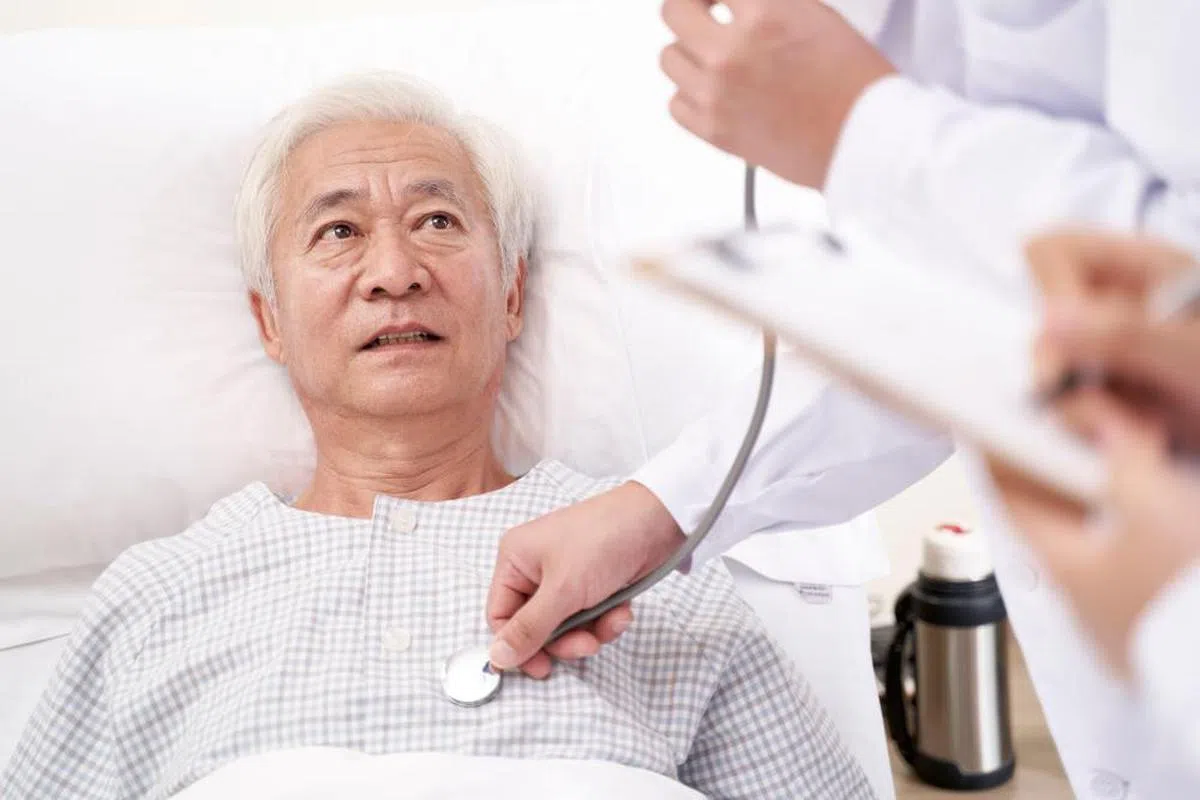 医生要提供适当的治疗意见，就必须与病人对话，从病人的角度去理解什么对他来说重要的。（ALAMY）