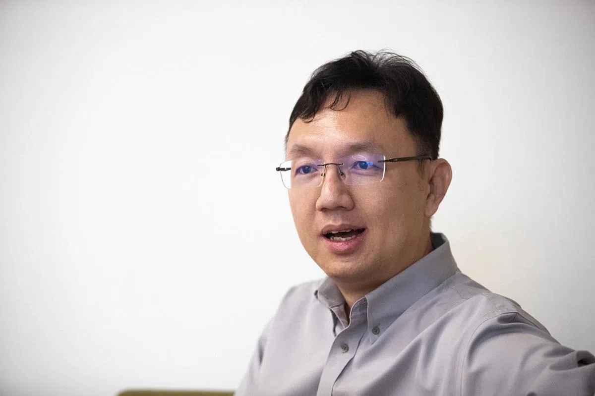 目前任职于国立大学计算机学院的梁永立副教授。（联合早报）