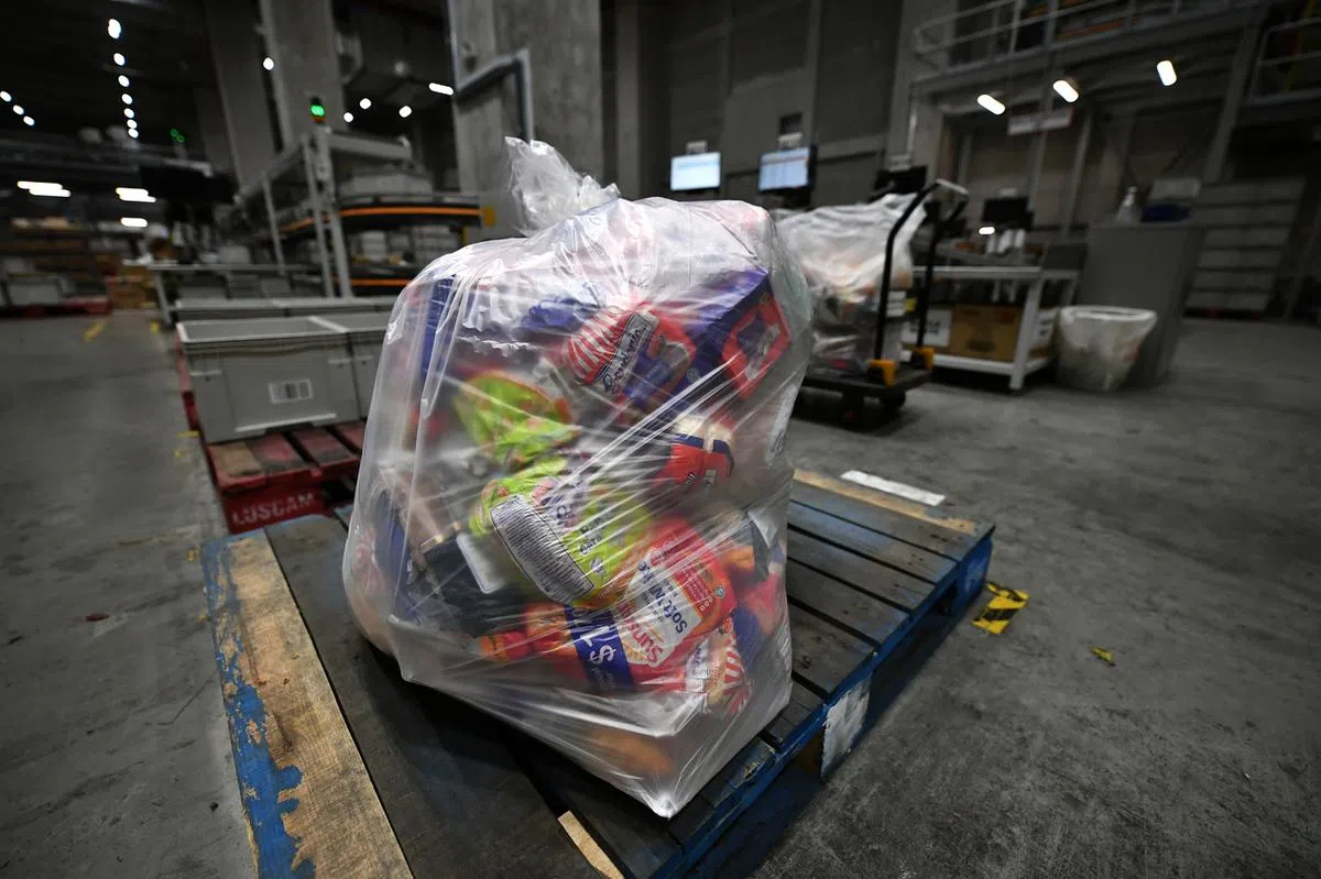  即将过期的面包作为原材料酿制啤酒。（海峡时报） 