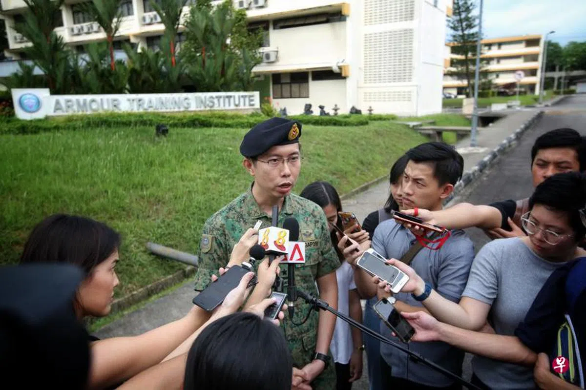  陆军总长吴仕豪准将今天受访时说：“直到所有检讨工作和复习演练确认到位后，停训令才会解除，让演习继续。”（联合早报） 