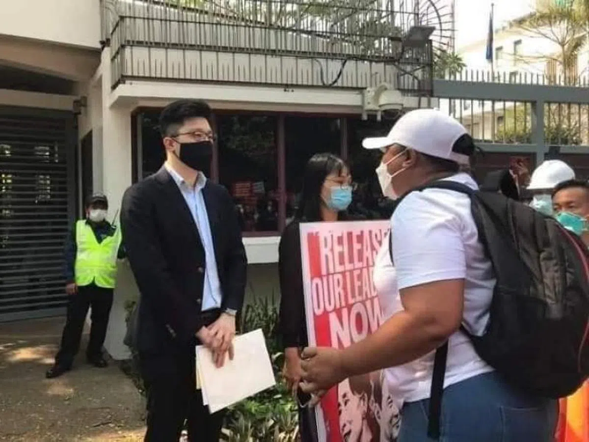  多数来自示威者的信件都在呼吁我国政府支持当地的民主转型路线。（Min Kyaw Paing面簿） 