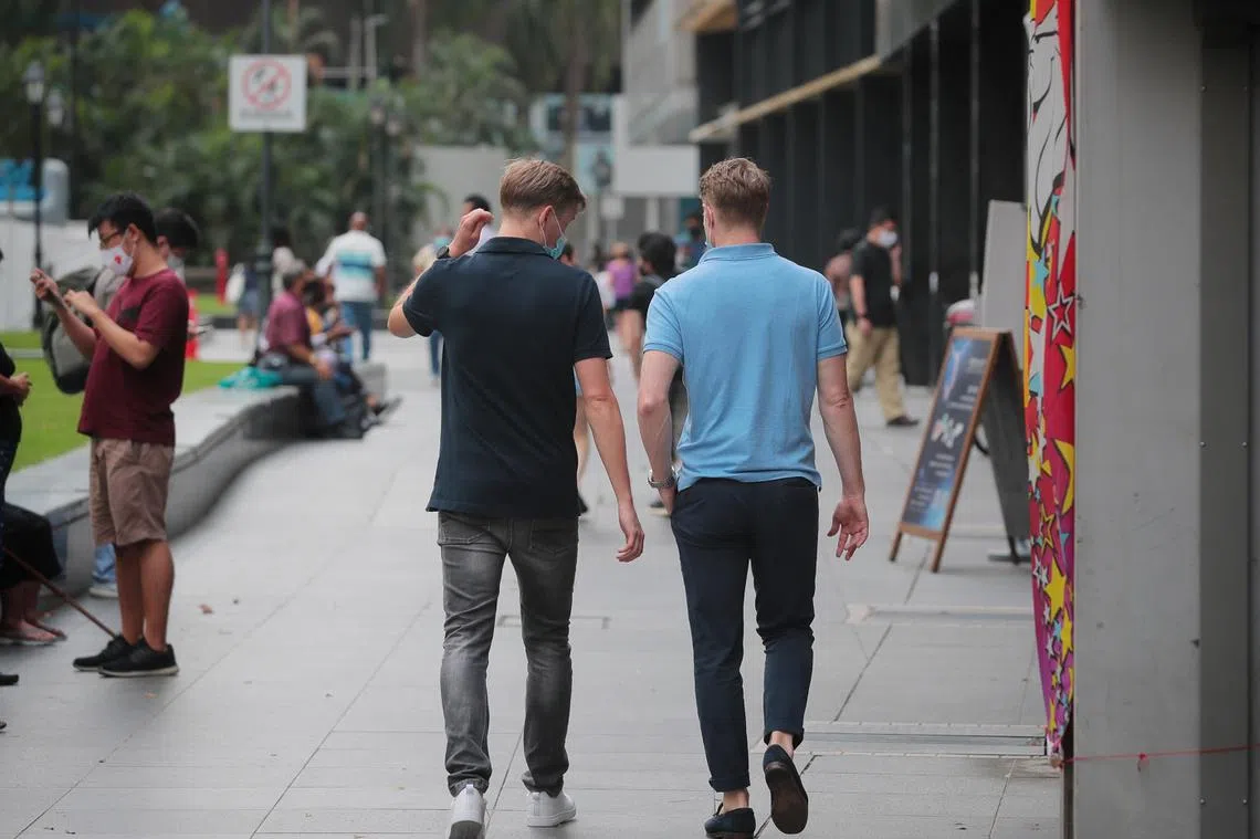 在今年全球外派人员生活费最高的城市中，新加坡排名第五，比去年上升八个名次。（海峡时报）