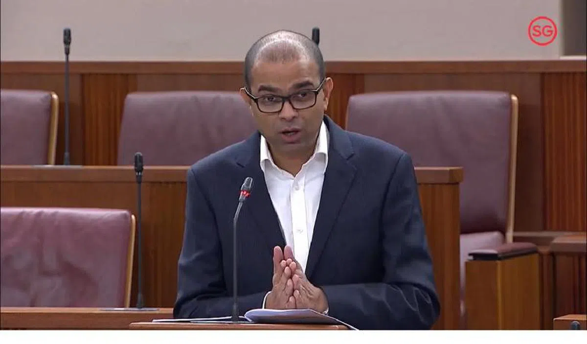  通讯及新闻部兼交通部高级政务部长普杰立医生。（Gov.sg视频截图） 