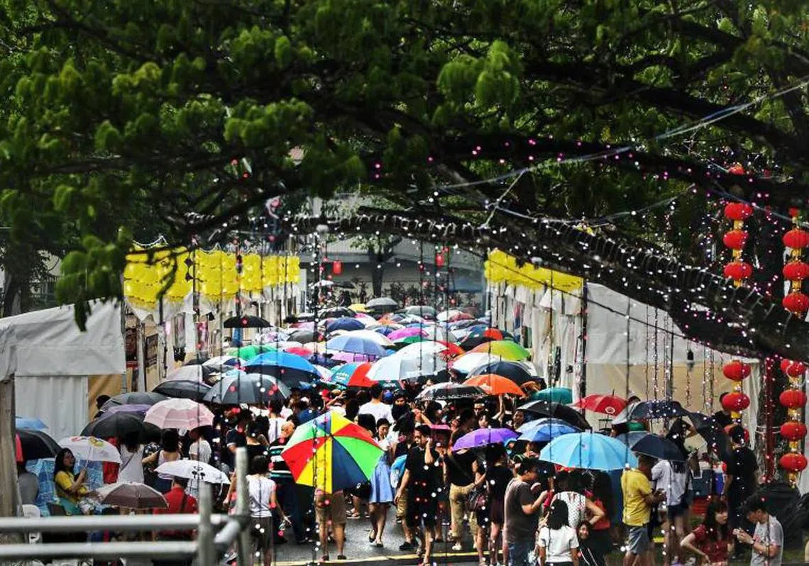 新加坡版“士林夜市”登陆狮城。（取自《联合早报》）