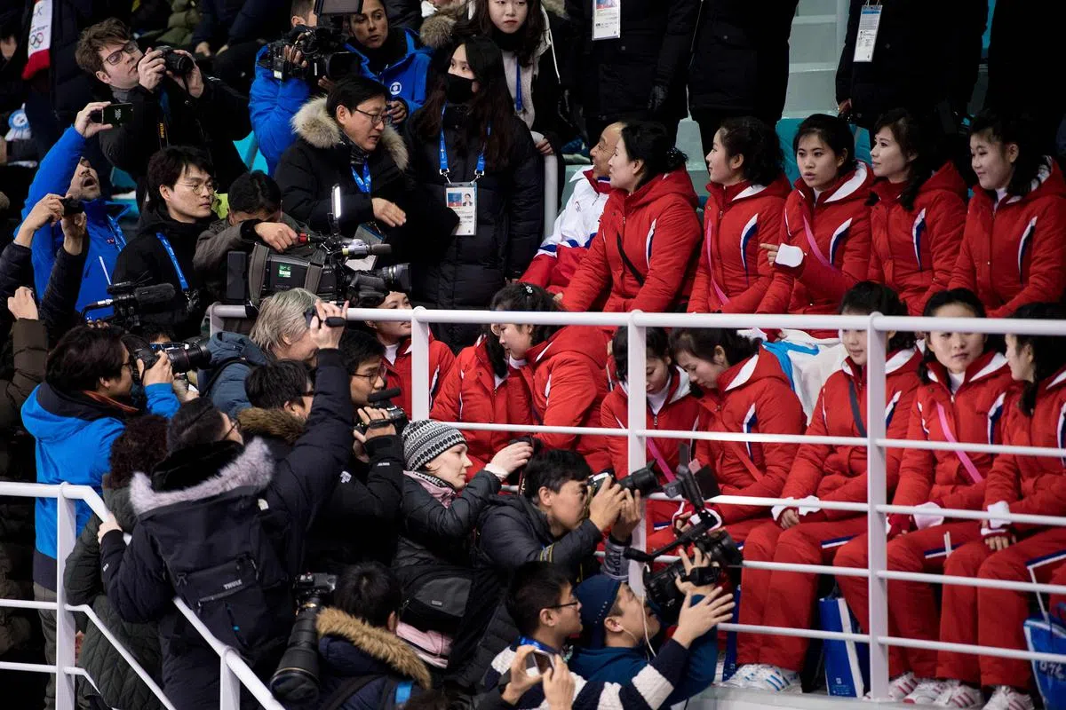  朝鲜美女啦啦队员吸引了来自全球的目光。（法新社） 