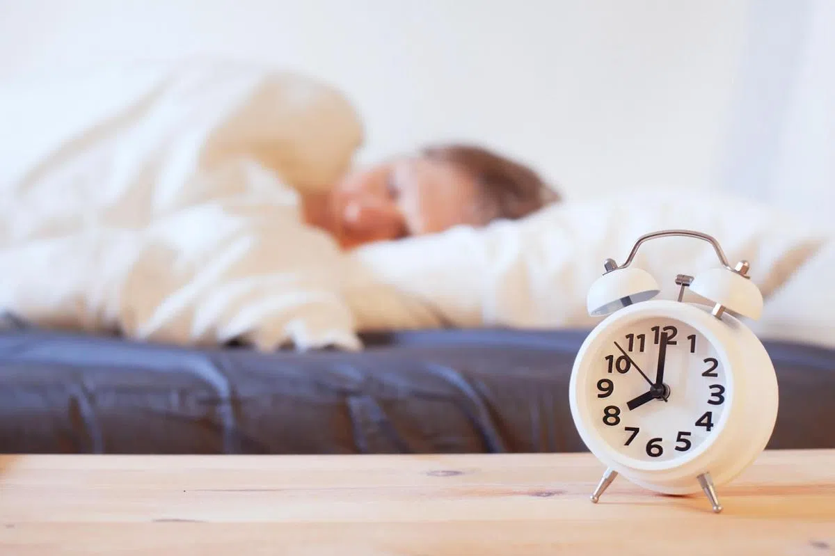 专家一般都建议，成年人每天的睡眠时间是8小时。（ALAMY）