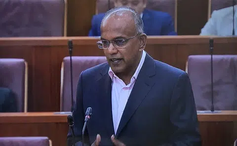 昨天在国会议事厅，内政部长尚穆根谈儒论法，说了一段春秋战国和秦汉历史，让人有点意外，也有久违的感觉。（国会视频截图）