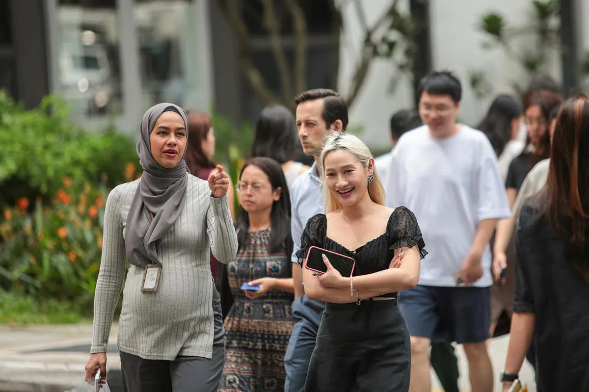 相互交流是维系多元社会和谐的要素之一。（联合早报）