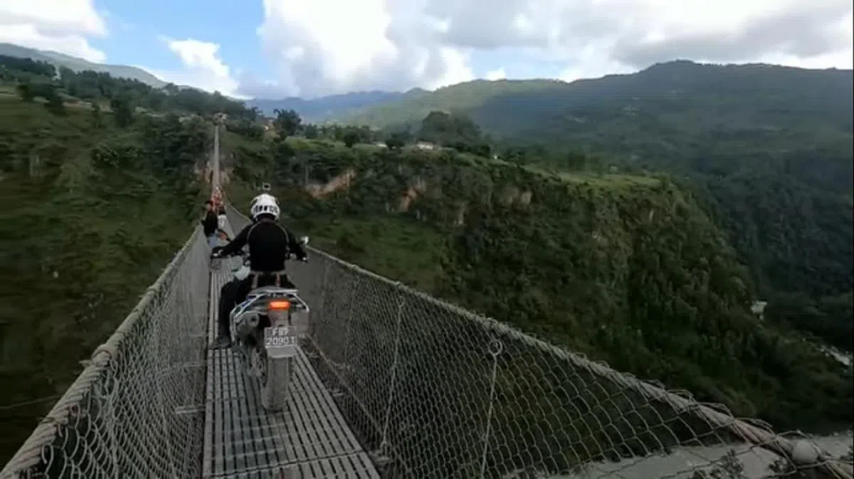  Kushma吊桥。（2 Man 2 Bike: From Ang Mo Kio To St Abbs面簿） 