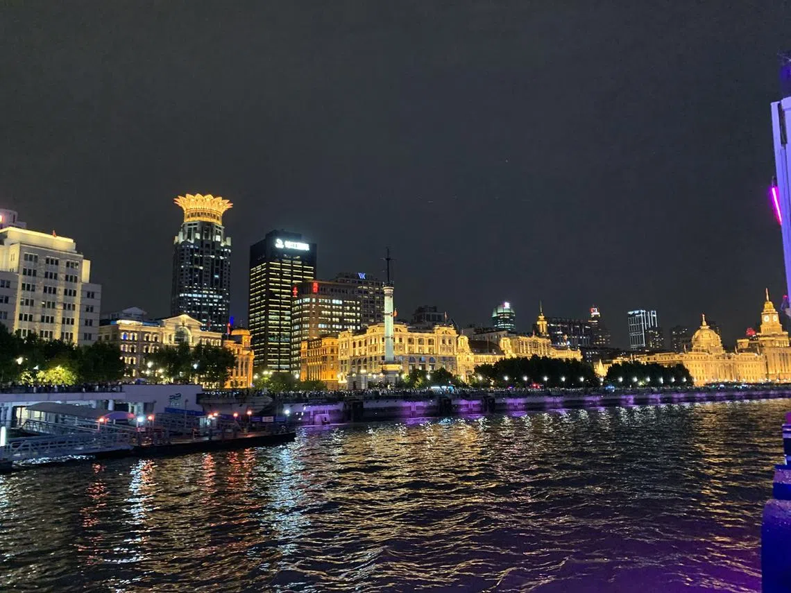 在过去的六月，上海迎来了不少新加坡游客。（海峡时报）