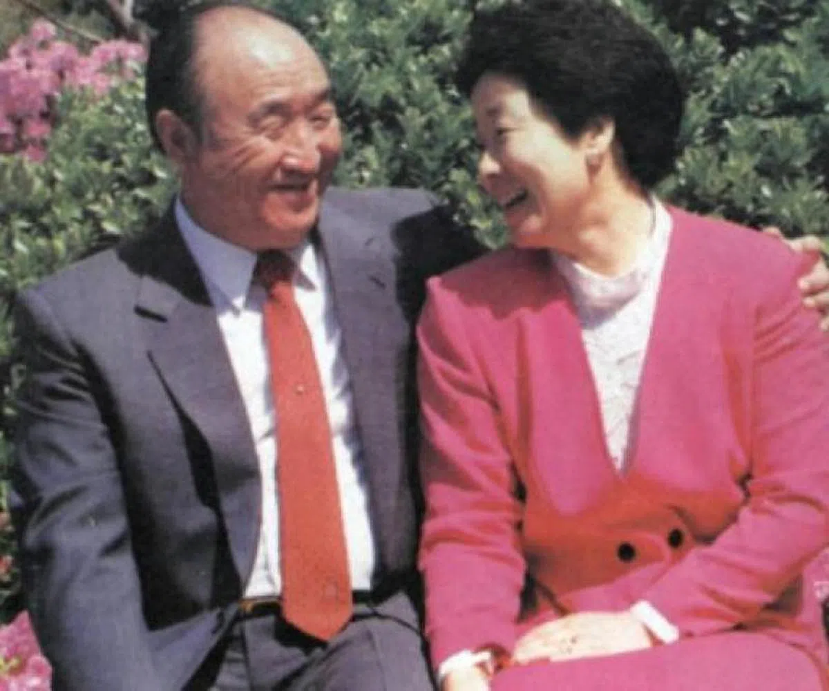  统一教创办人文鲜明和他的夫人在1992年的合照。文鲜明是美国纽约塔里敦市统一 教堂的领袖。（联合早报） 