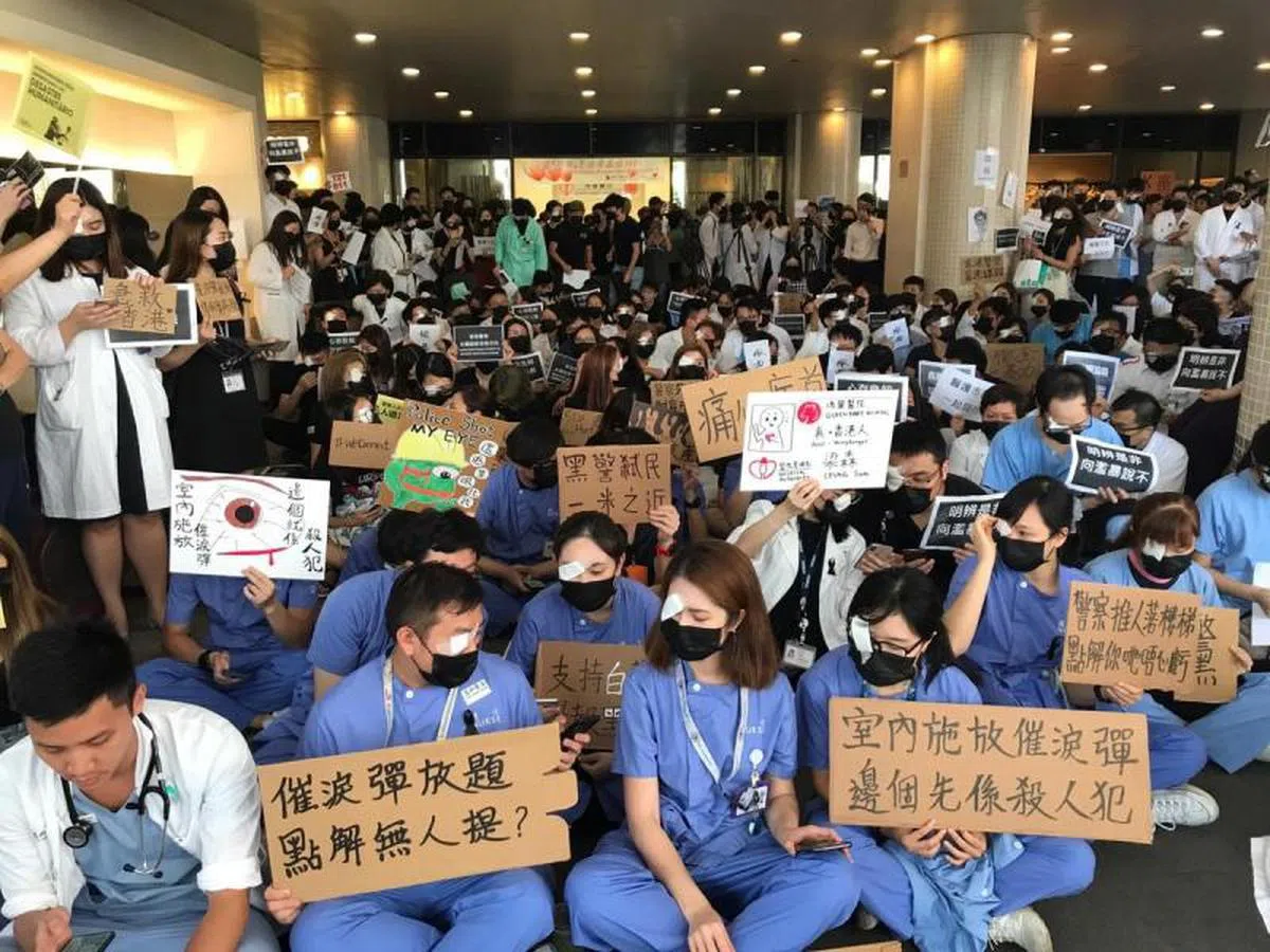  香港医护人员在反修例运动期间多次对港府的镇压行动提出抗议。（互联网） 