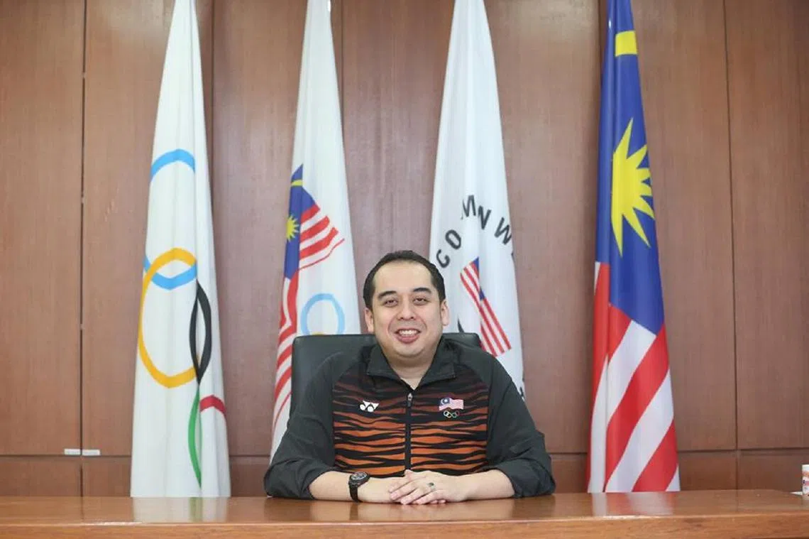 马来西亚前首相纳吉和首任妻子所生的幼子纳兹夫丁是商人也是马国奥理会秘书。不鸣则已，一鸣惊人。（纳兹夫丁面簿）