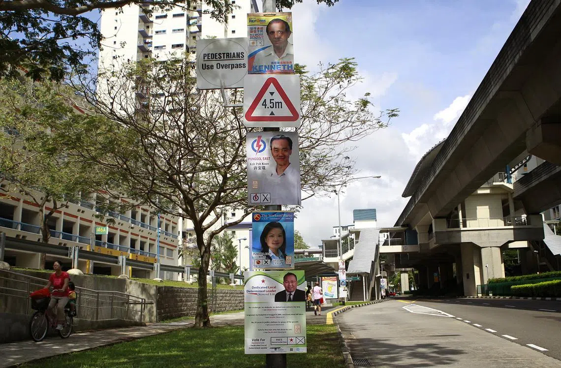 2013年的榜鹅东单选区补选，分别由（由上至下）革新党的肯尼思、人民行动党的许宝琨、工人党的李丽连和民主联盟的林睦荃角逐。（商业时报）