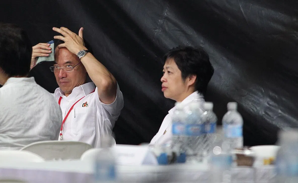 2011年全国大选，包括杨荣文和陈惠华的人民行动党团队不敌工人党，没能守住阿裕尼集选区。（海峡时报档案照片）