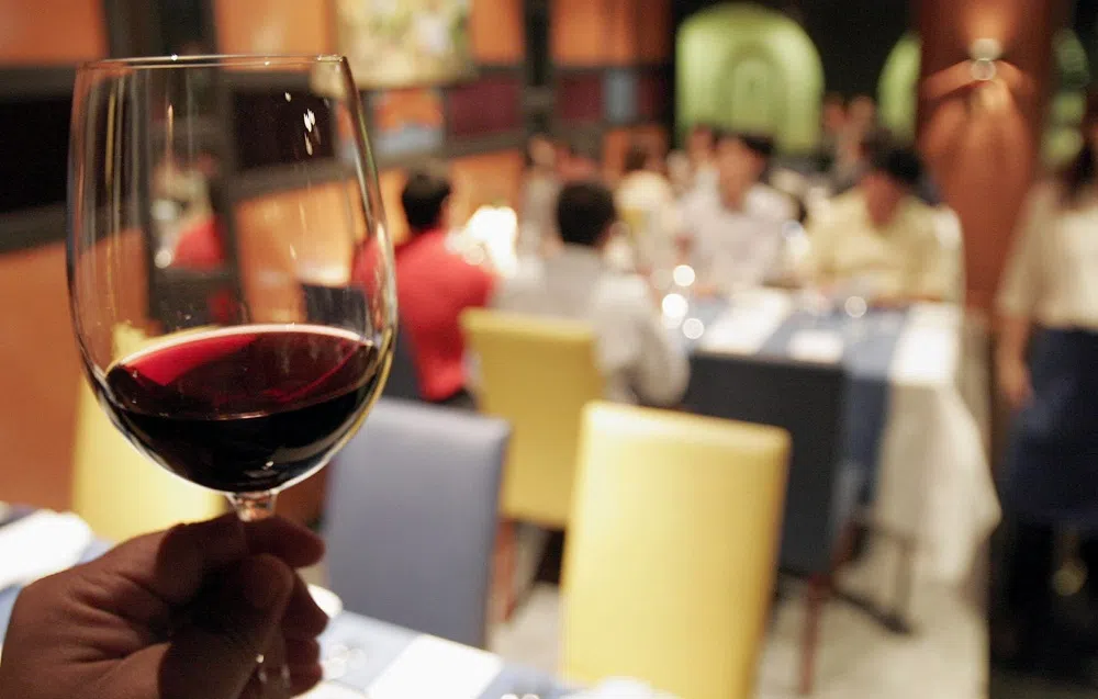 酒逢知己千杯少或许没错，但喝酒可要适量噢。