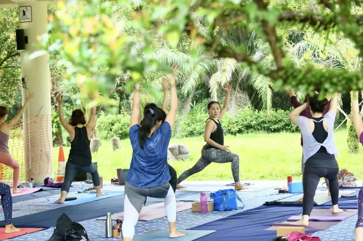 户外运动可以免戴口罩。（联合晚报）