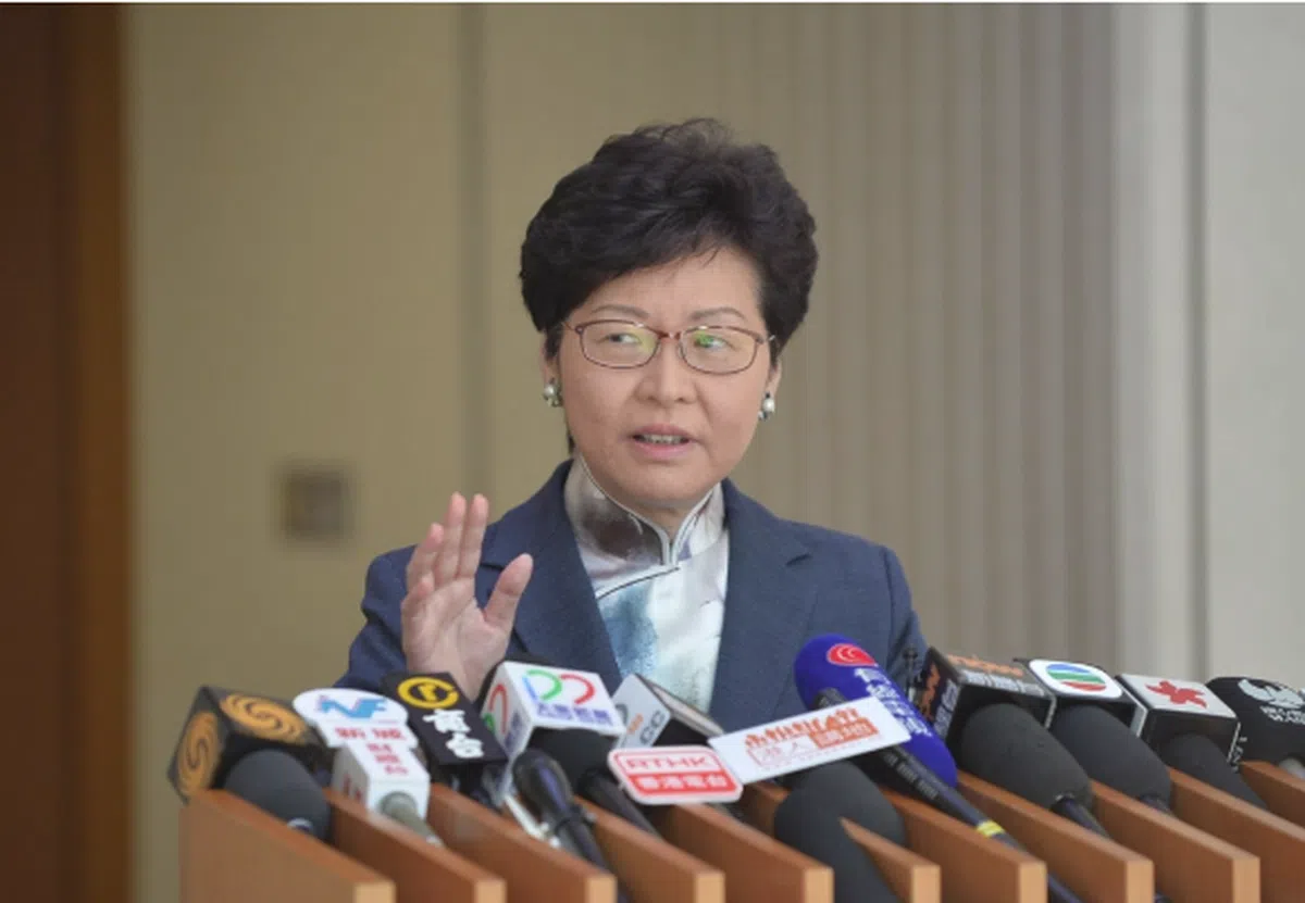  林郑月娥解释，80万不是公屋建筑目标（星岛日报） 