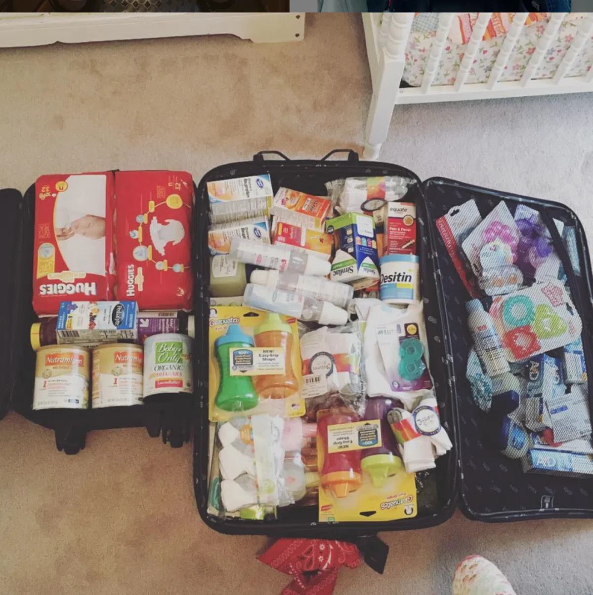  富有爱心的Becca飞去中国前，还爱屋及乌特地用筹来的款项买了整整两大箱的婴儿用品和保养品捐给当地福利院。她对新的小宝贝与她的小伙伴们的关爱不是挂在嘴边，而是付诸于行动。（Becca的Instagram） 