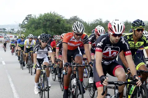 新加坡在2016年举行第一届华侨银行“骑车乐”脚踏车大会。（海峡时报）