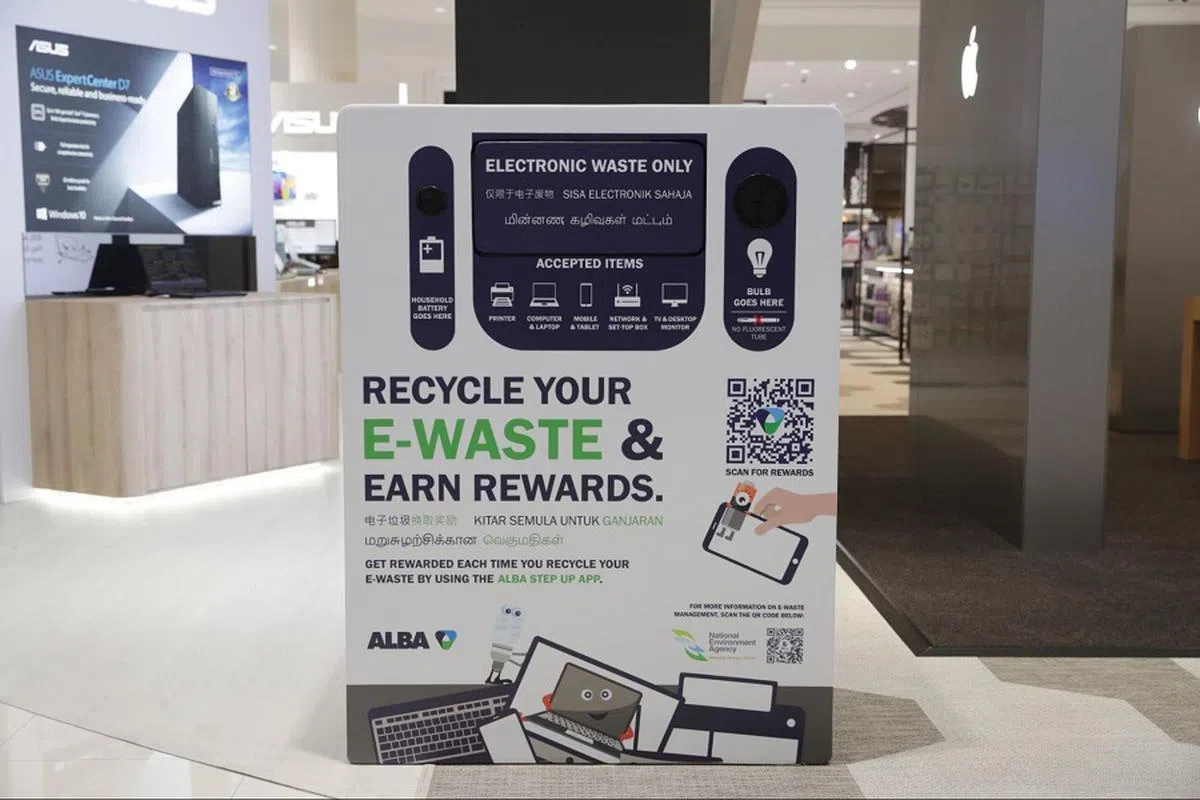 电子垃圾回收箱。（海峡时报）