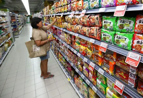 快熟面等加工食品都含有味精。（海峡时报）