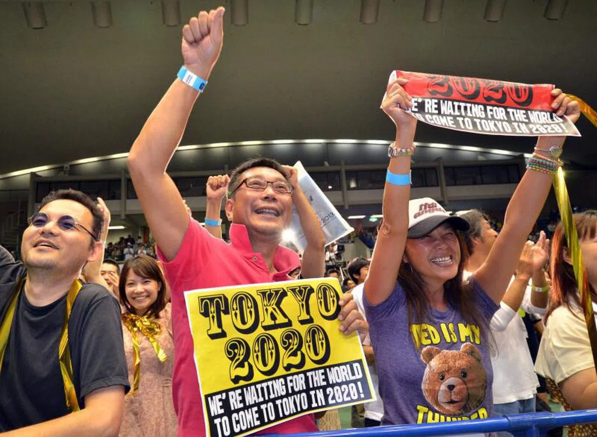  日本东京于2013年获选为主办2020年奥运会的城市，当时日本民众雀跃万分，希望能借此提振萎靡多年的经济。（法新社） 