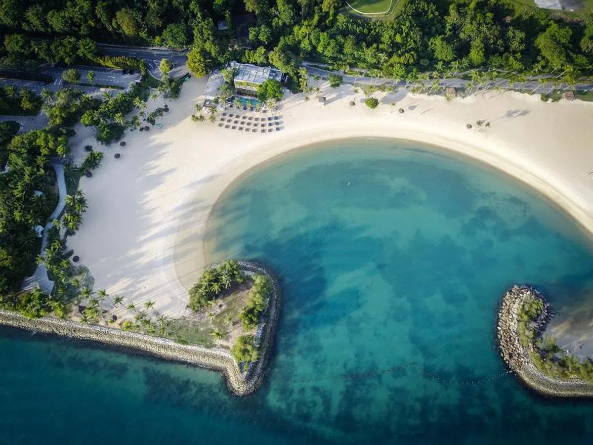  俯瞰餐馆。（丹戎海滩俱乐部面簿） 