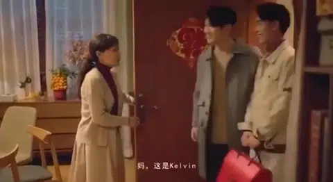 中国阿里巴巴旗下天猫一则隐含同志情节的广告引发网民热议。（视频截图）