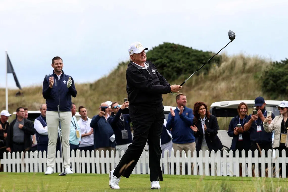 特朗普酷爱打高尔夫球。他与辛哈医生就是在南佛罗里达州的球场上认识的，是球友。