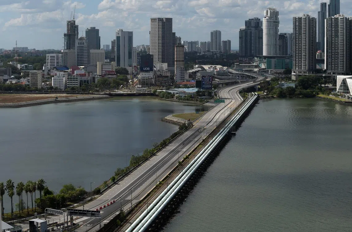 曾经拥挤的新柔长堤在疫情期间陷入冷清。（每日新闻）