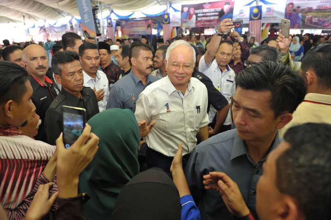 纳吉走访安华和人民公正党的大本营峇东埔国会选区（图片取自互联网）