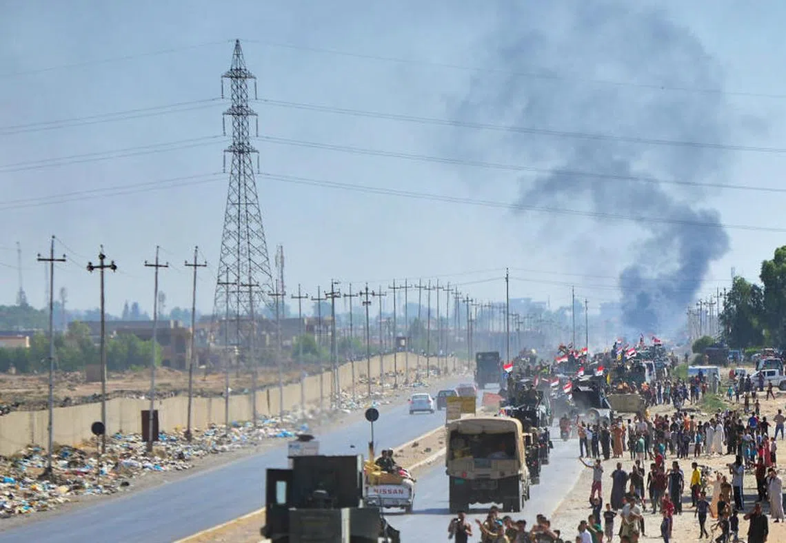 阿巴迪16日凌晨下令武装部队进驻争议地区基尔库克省，行动主要目标是夺回库尔德武装控制的油田与军事基地。（联合早报）