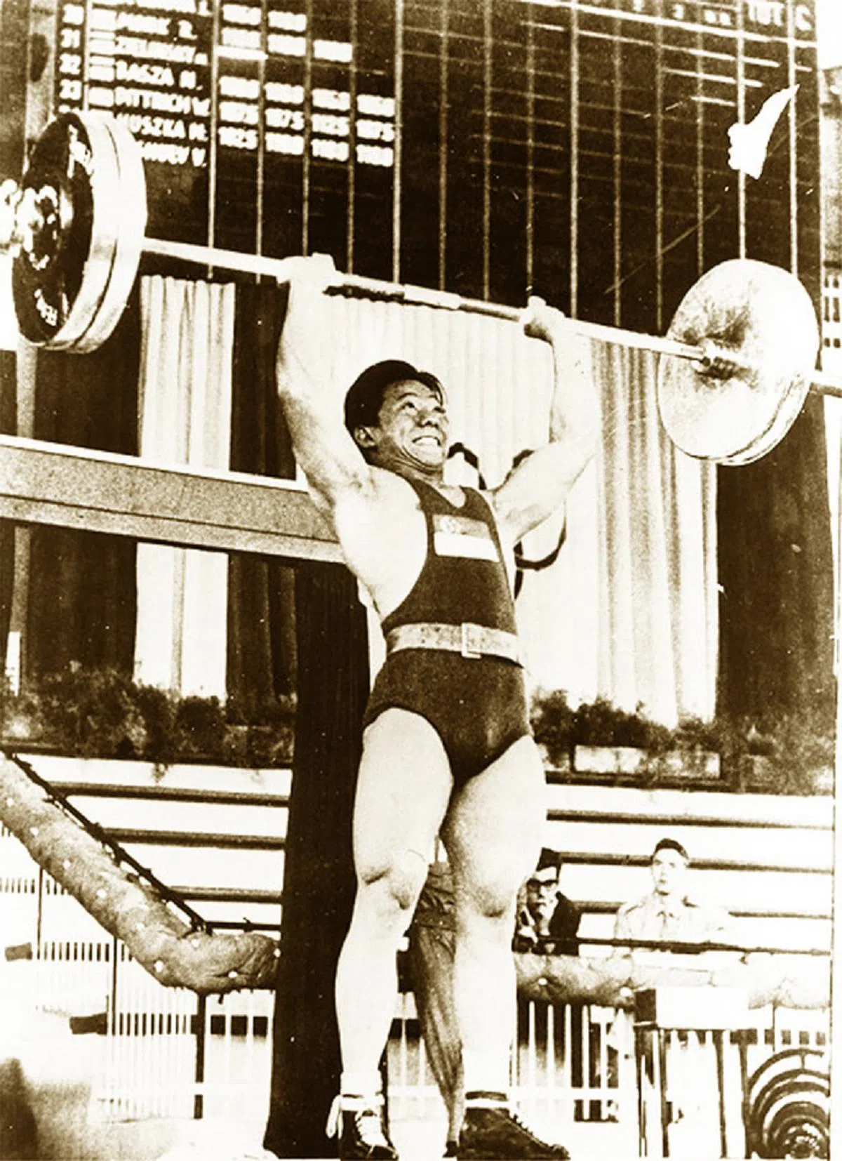 陈浩亮在1960年的罗马奥运夺下举重银牌，打破当时的奥运纪录，成为新加坡有史以来首位奥运奖牌得主。（新加坡体育理事会）