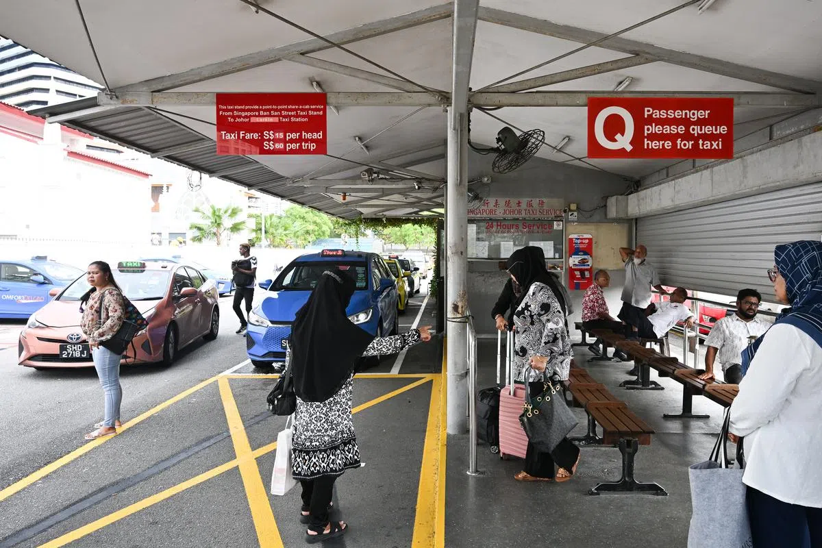 位于万山街的新柔德士总站。（海峡时报）