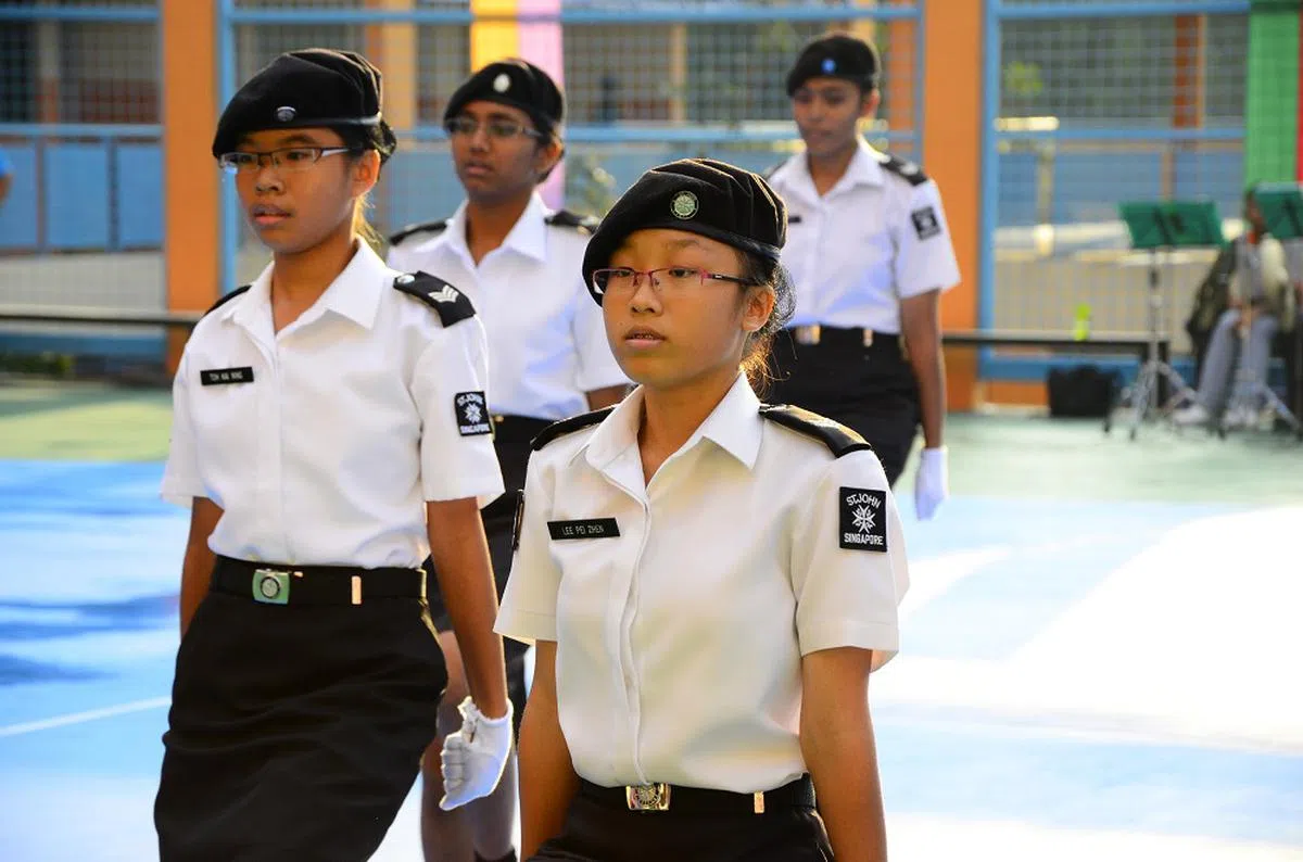 如圣约翰救伤队等制服团体，也相当受学生欢迎。（海峡时报）