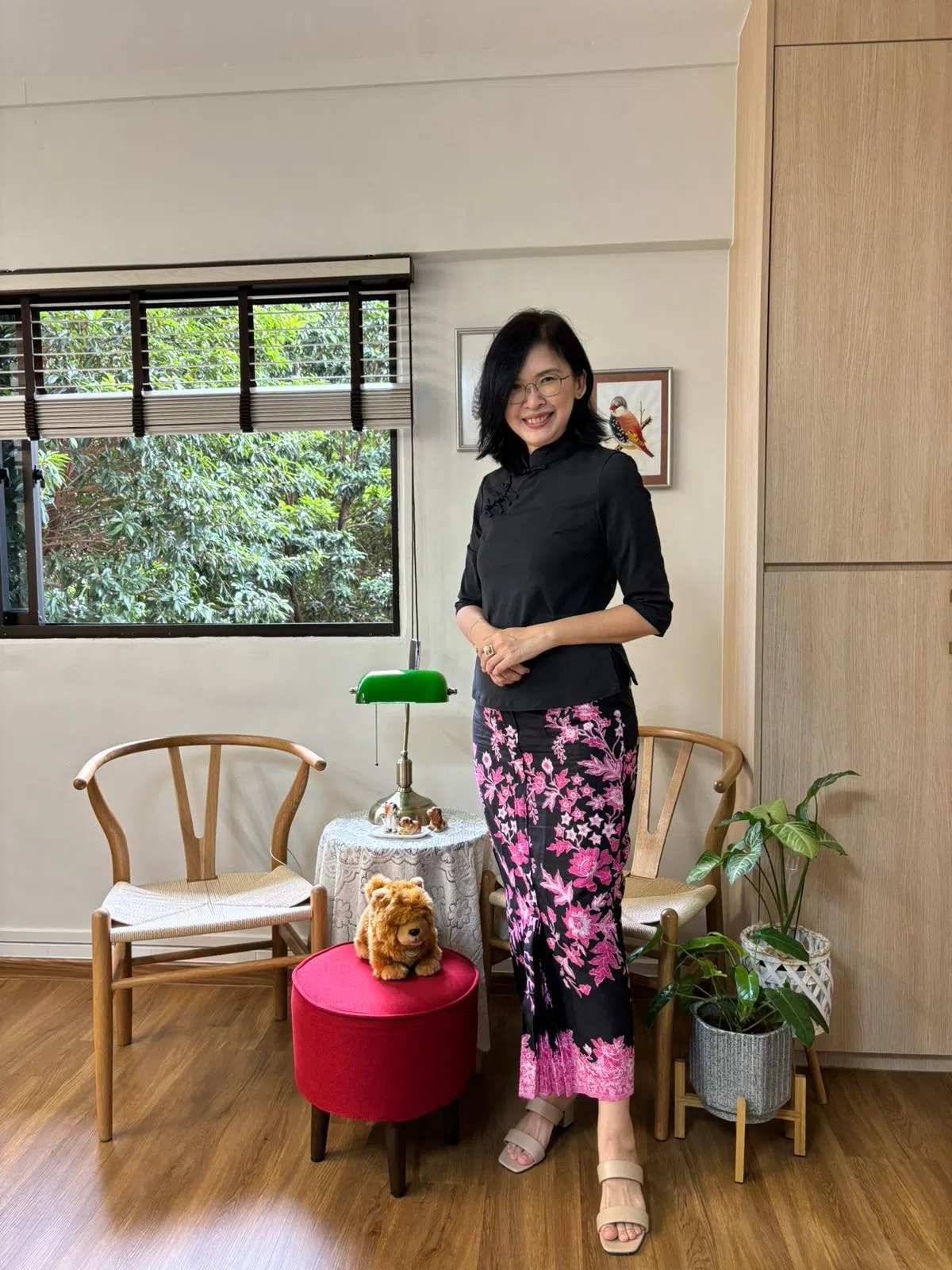 卡峇雅裙也可以结合中国旗袍式上衣一起穿。（作者提供）