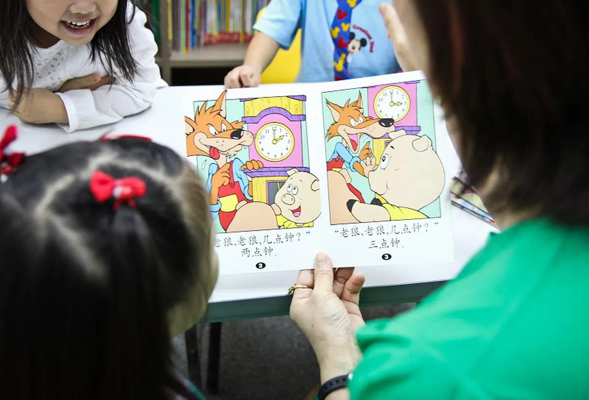 新加坡学生的华文能力向来备受关注。（新报示意图）