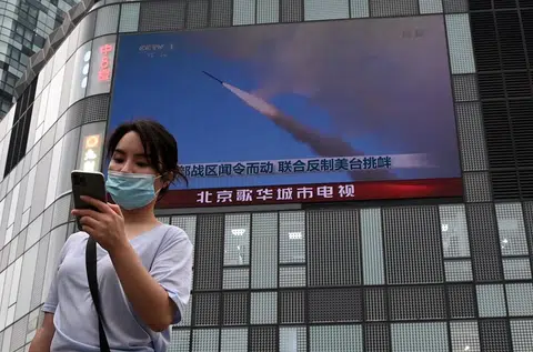 美国众议院议长佩洛西不理中国大陆警告，执意访问台湾引发台海局势紧张。（路透社）
